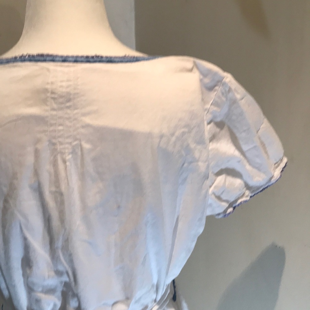 “OASIS” Embroidered White and Blue Cotton Dress. - Picture 8 of 16